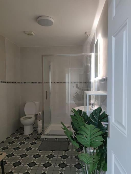 Blacklion Prime Location Apartment Eksteriør bilde
