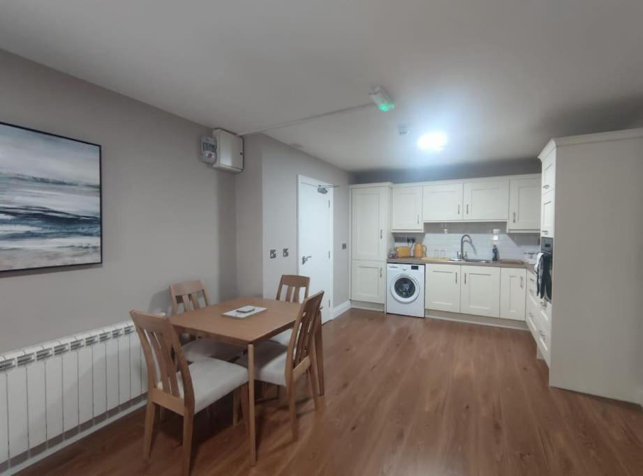 Blacklion Prime Location Apartment Eksteriør bilde