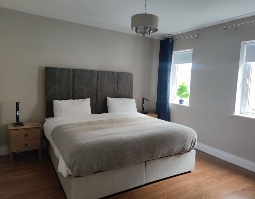 Blacklion Prime Location Apartment Eksteriør bilde